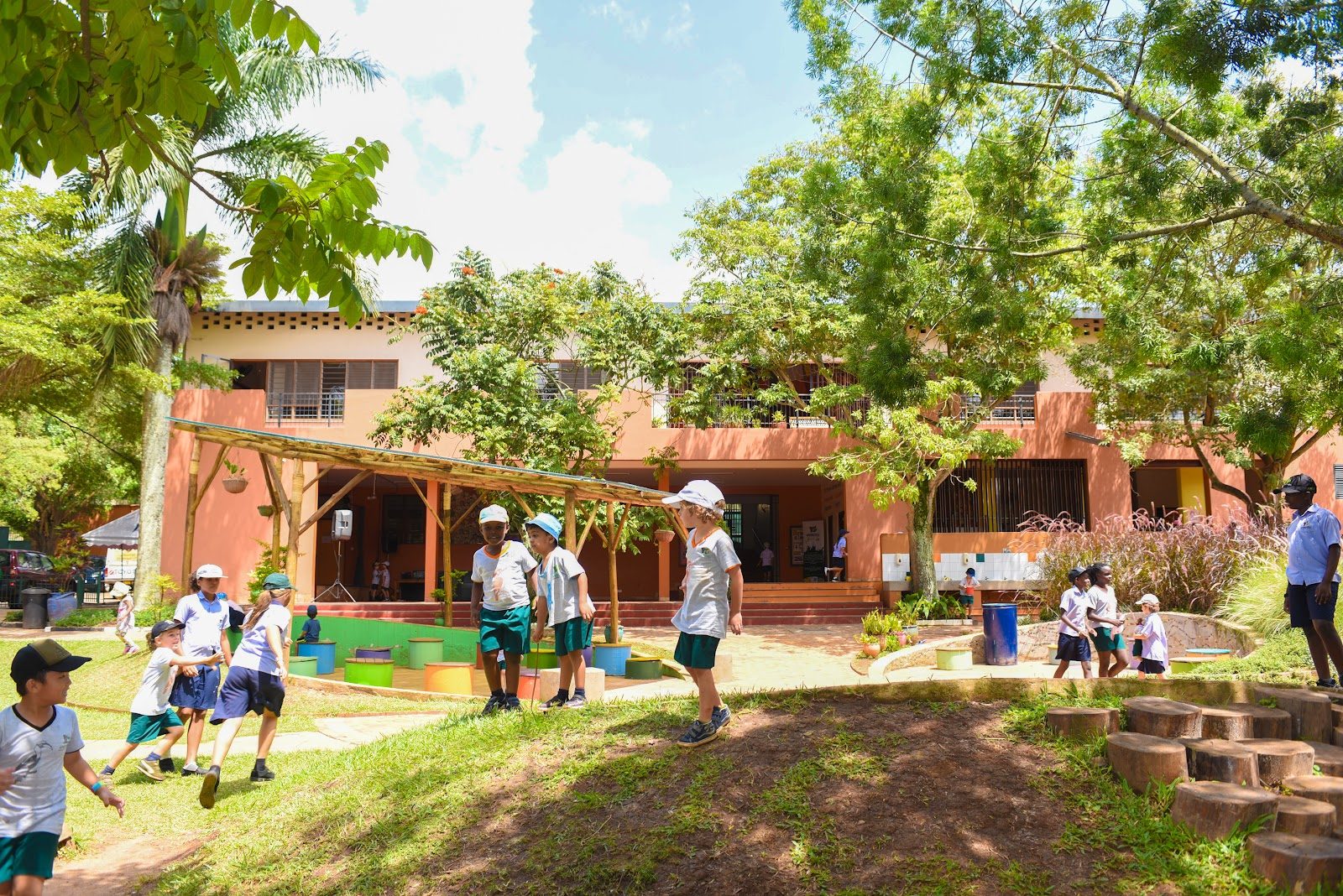 Ambrosoli International School
