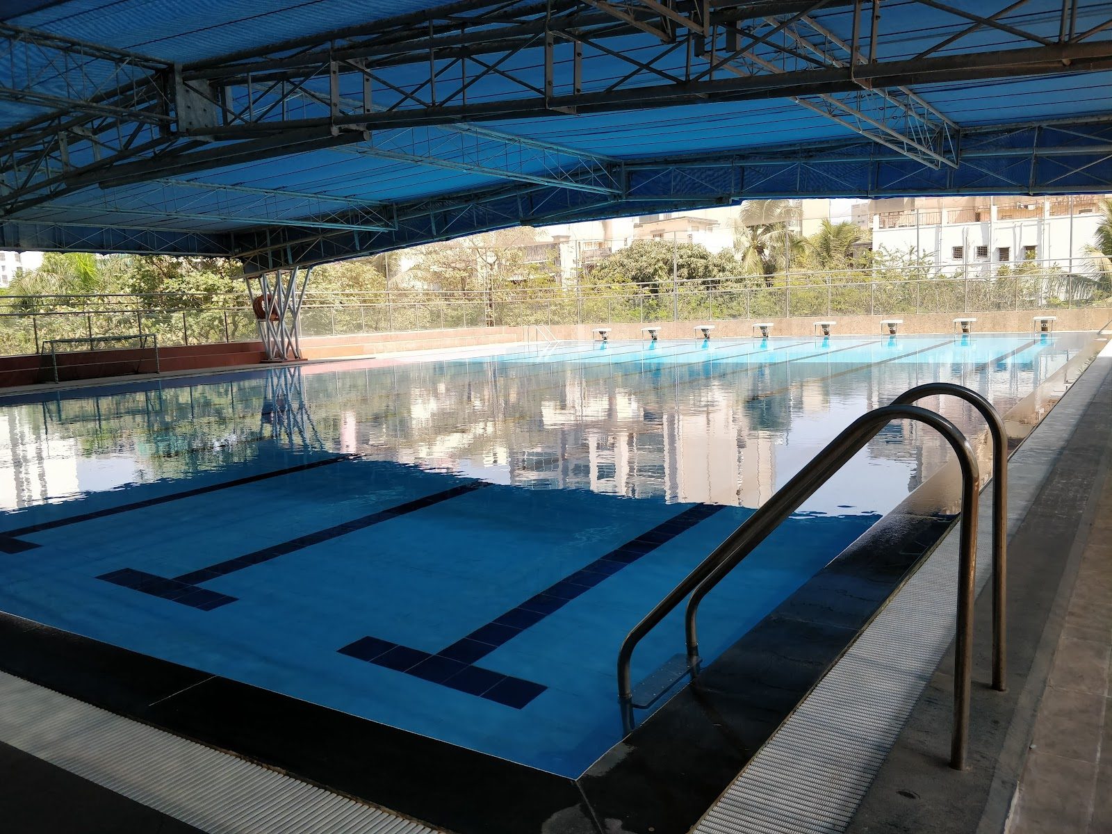 Ecole Mondiale World School