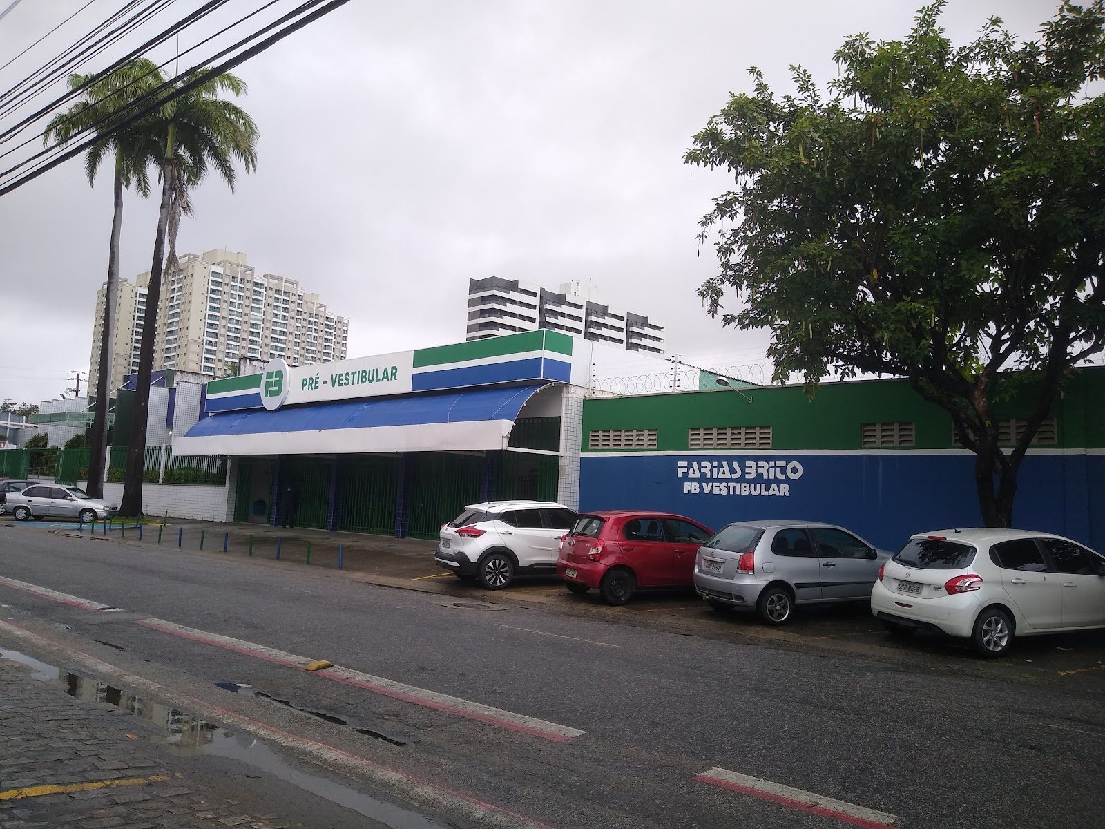 Colégio Farias Brito