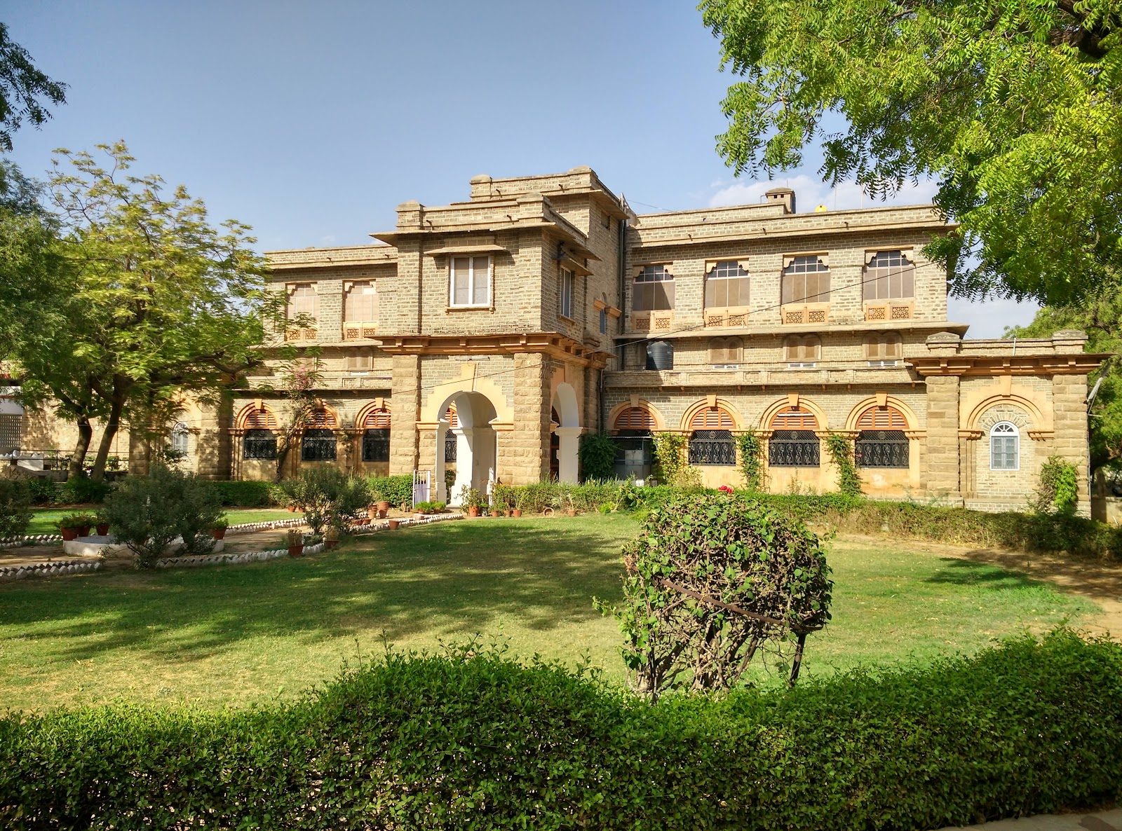 Mayo College